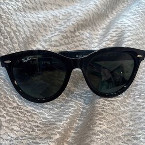 Ray-Ban Classic Black Sunglasses